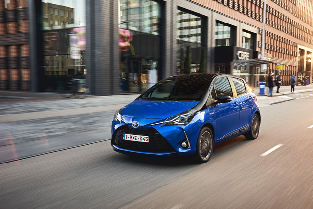 Toyota Yaris Hybrid Photos and Specs. Photo: Toyota Yaris Hybrid best ...