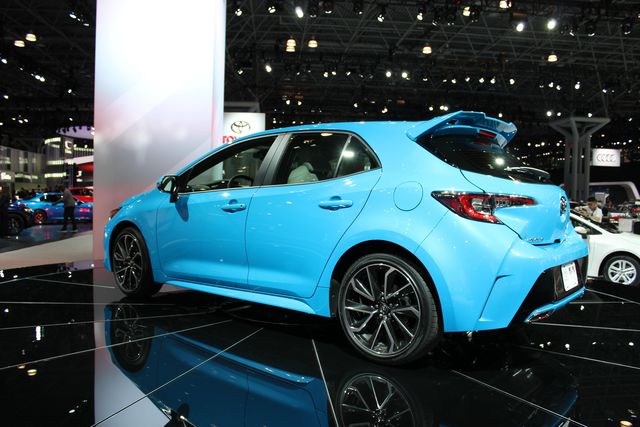 Toyota Corolla Hatchback Photos And Specs Photo Toyota Corolla