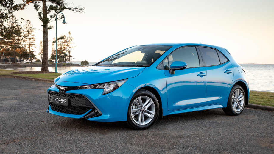 Toyota Corolla Hatchback Hybrid Photos and Specs. Photo: Toyota Corolla ...