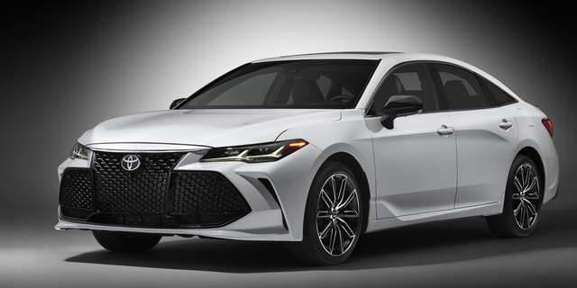 Toyota Corolla Sedan Hybrid reviews specifications Toyota Corolla Sedan Hybrid 4k 2019