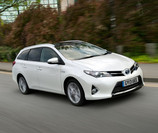 Toyota Corolla Touring Sports interior photo Toyota Corolla Touring Sports exterior photo