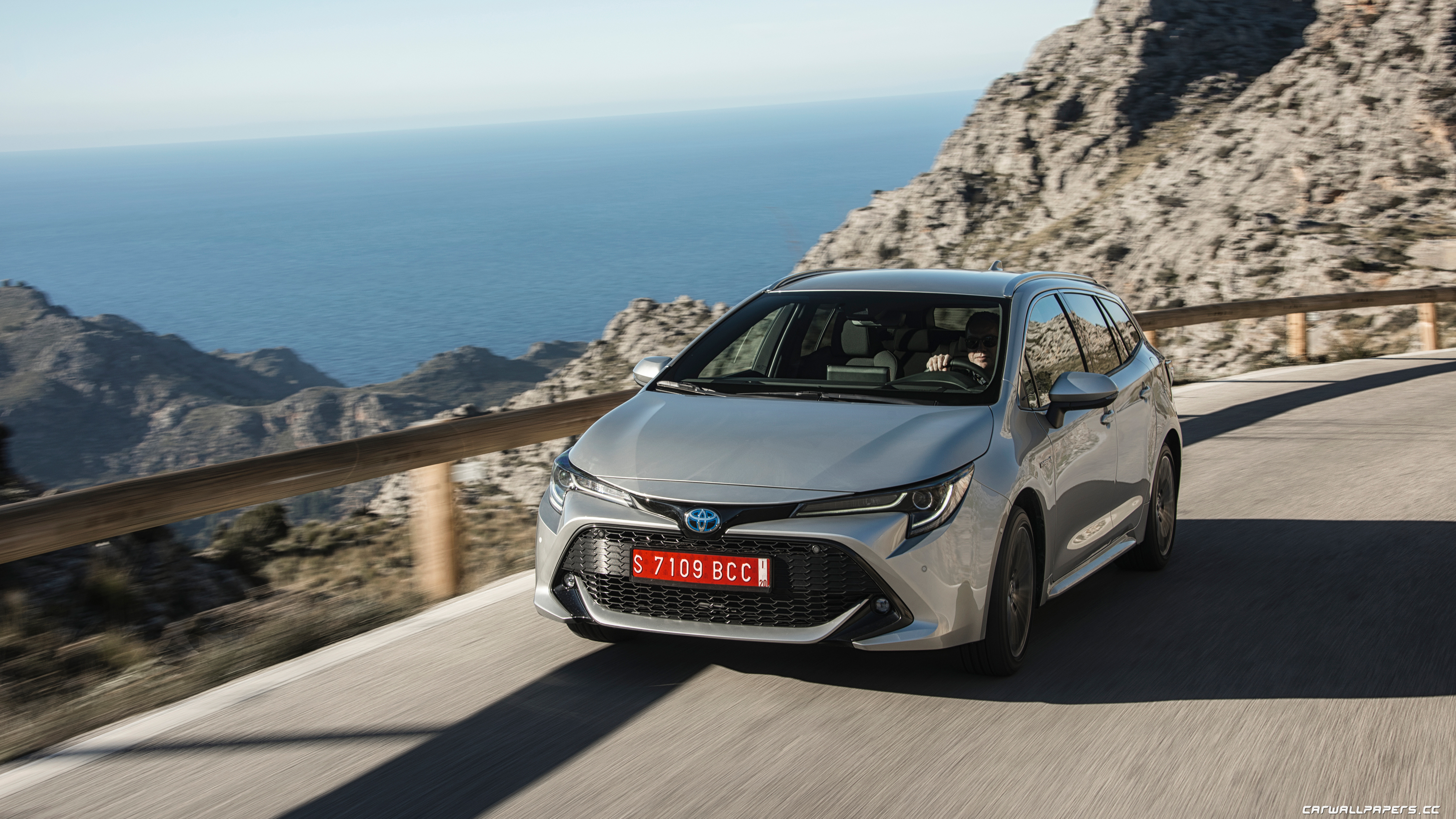 Toyota Corolla Touring Sports Hybrid accessories specifications