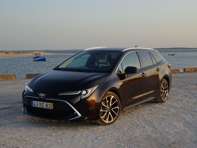 Toyota Corolla Touring Sports Hybrid best 2019