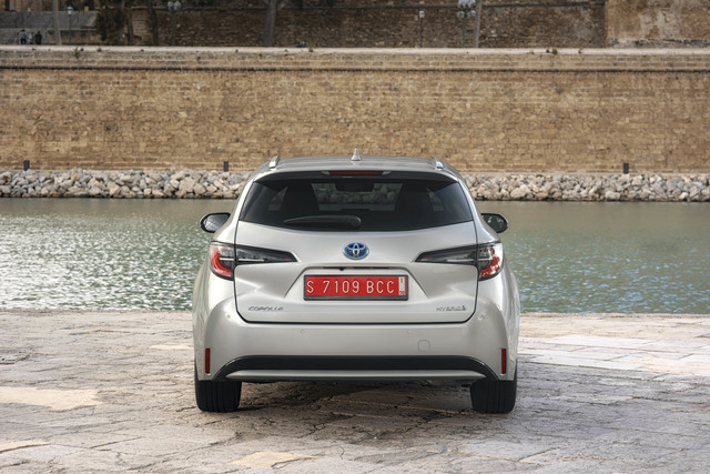 Toyota Corolla Touring Sports Hybrid best 2019