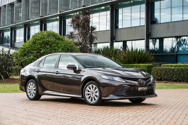 Toyota Camry Photos and Specs. Photo: Toyota Camry accessories model