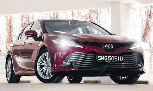 Toyota Camry Hybrid sedan Photos, and Specs. Find Toyota Camry Hybrid 