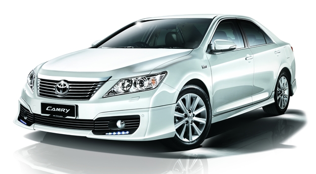 Toyota Camry Hybrid accessories big