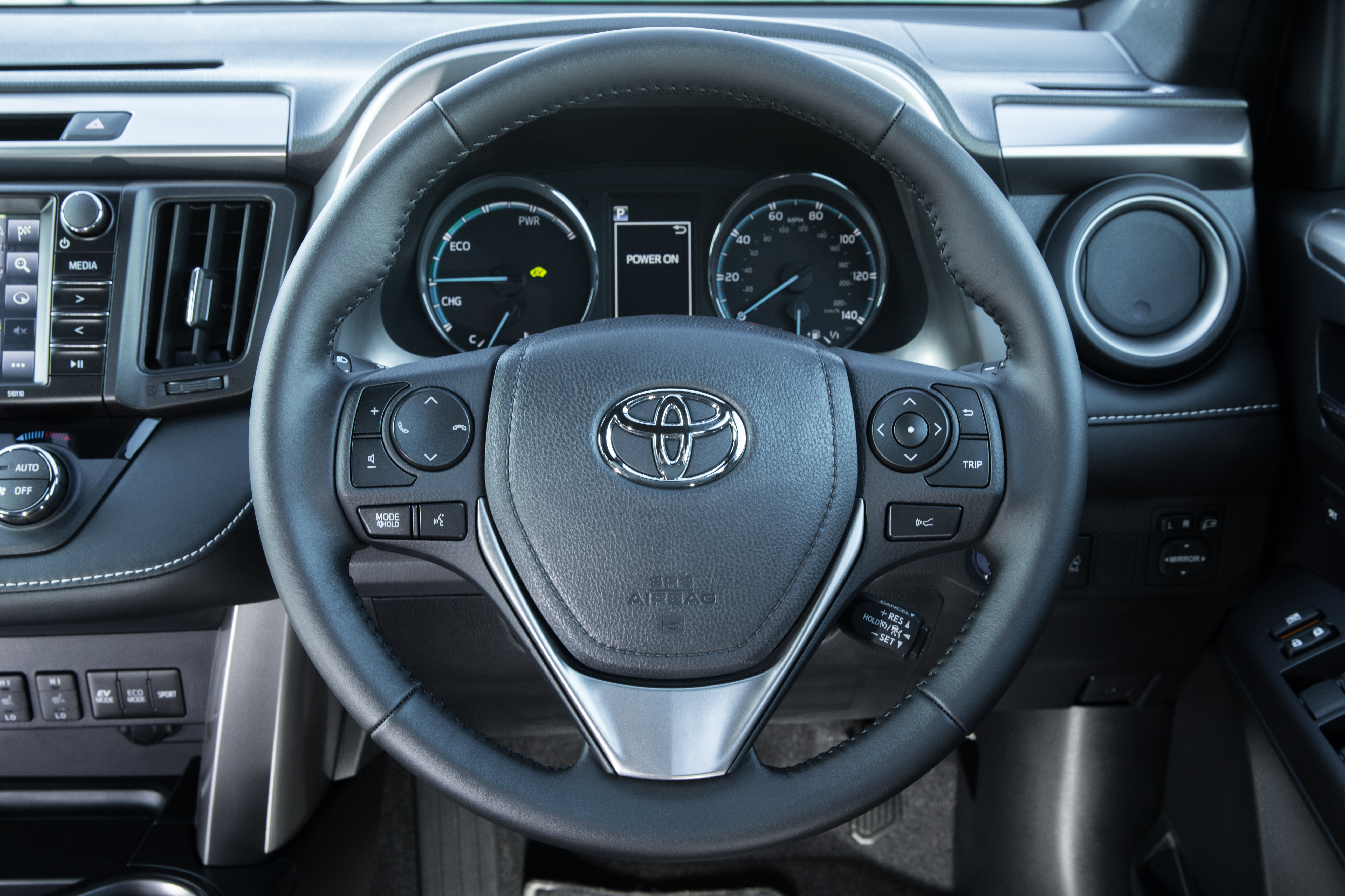 Toyota RAV4 Hybrid reviews restyling