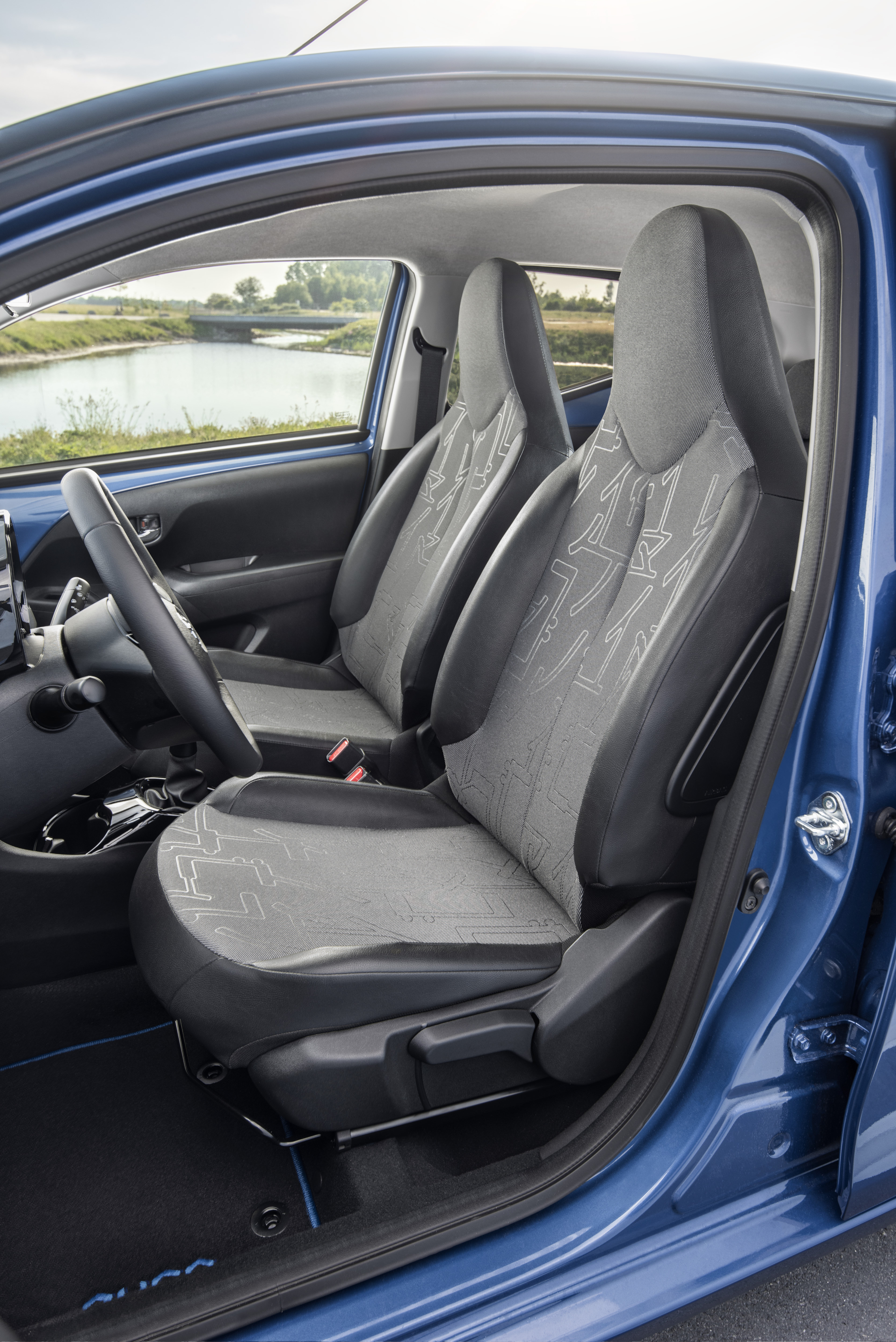 Toyota Aygo 3-door 4k specifications