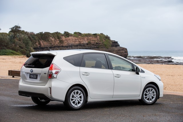 Toyota Prius+ 4k photo