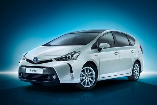 Toyota Prius+ Photos and Specs. Photo: Toyota Prius+ minivan model and ...