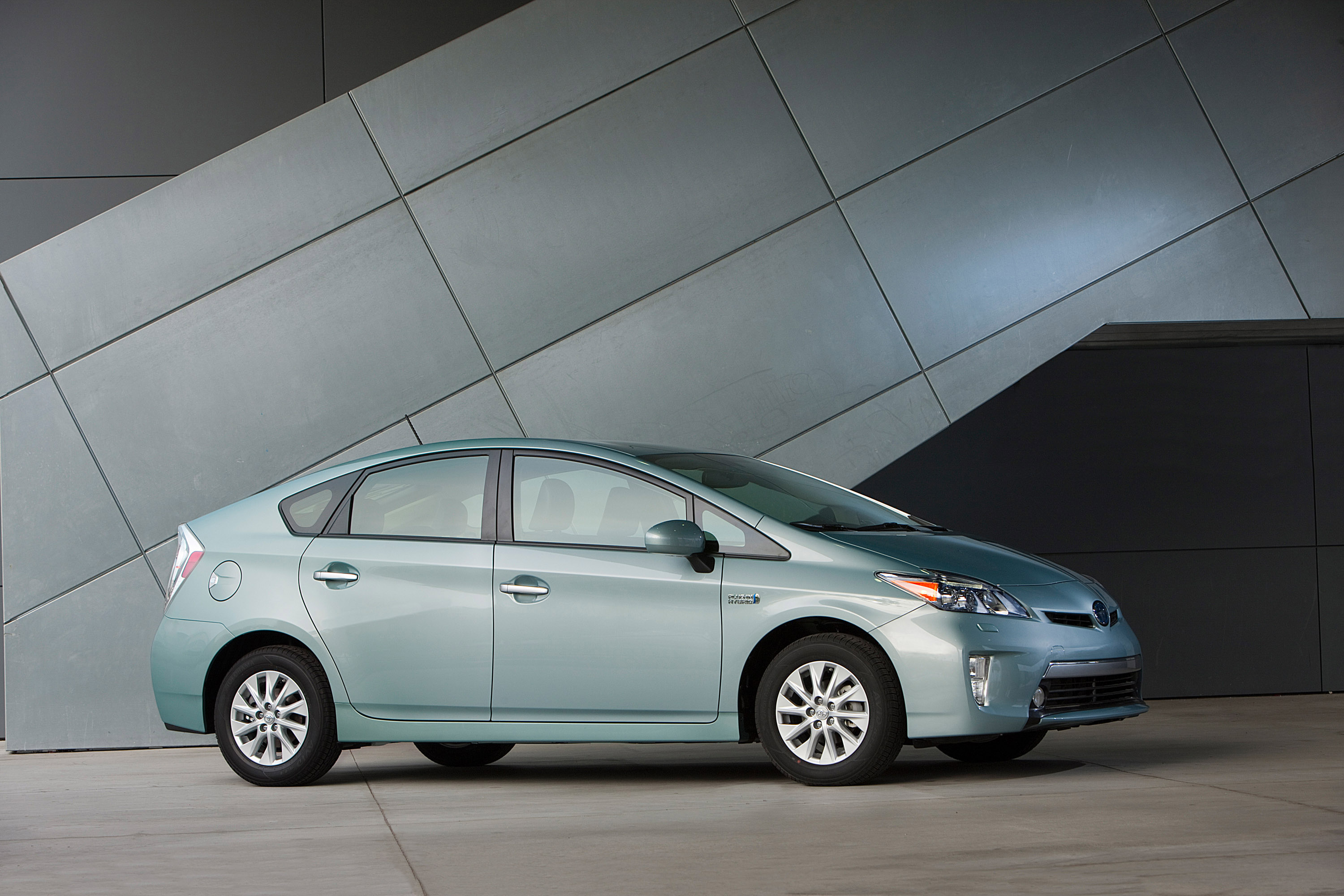 Toyota Prius Plug-in Hybrid accessories restyling