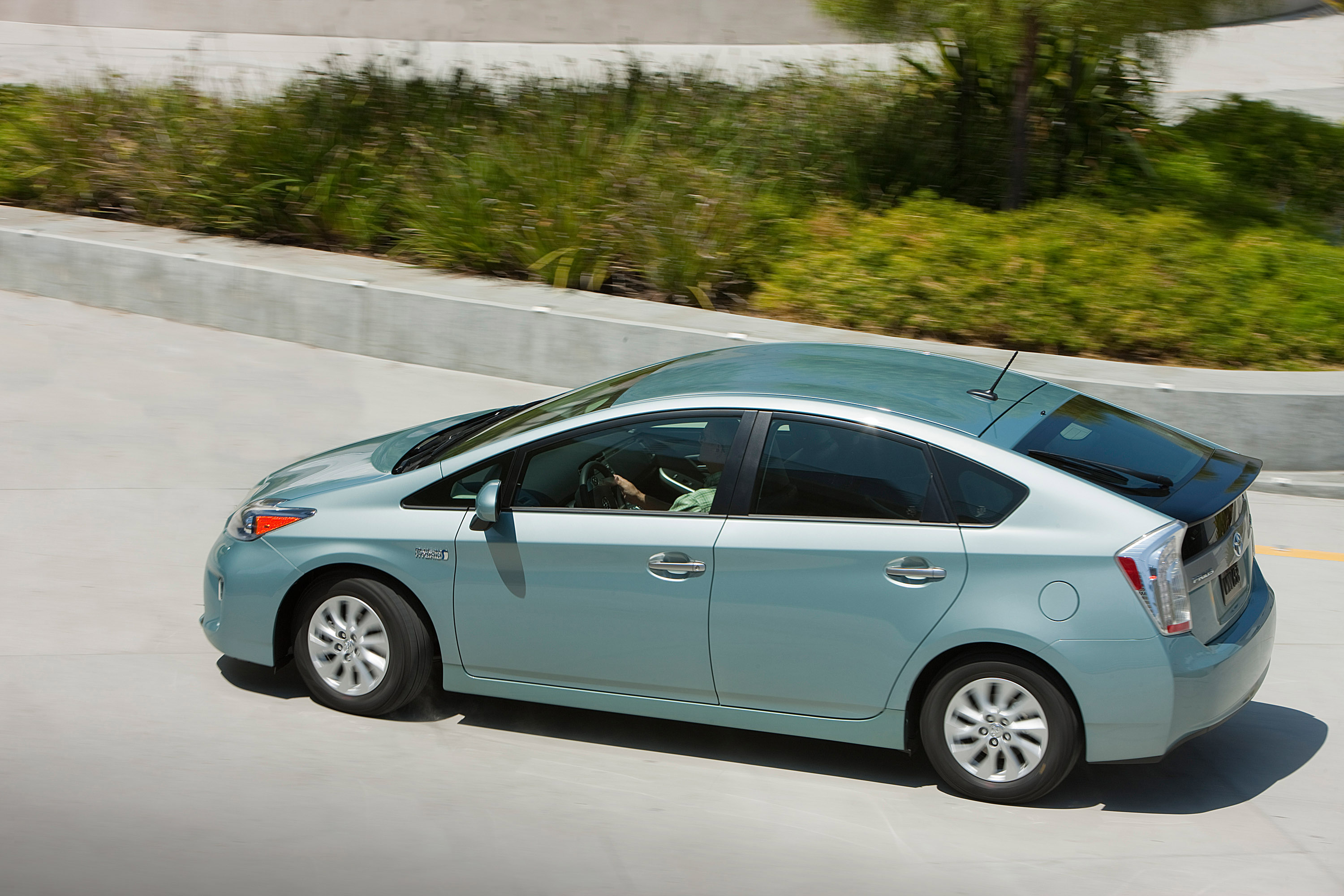 Toyota Prius Plug-in Hybrid 4k specifications