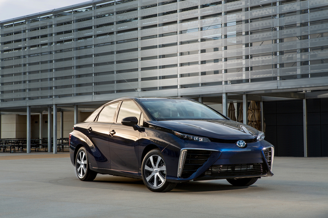 Toyota Mirai reviews model