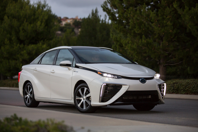 Toyota Mirai modern 2016