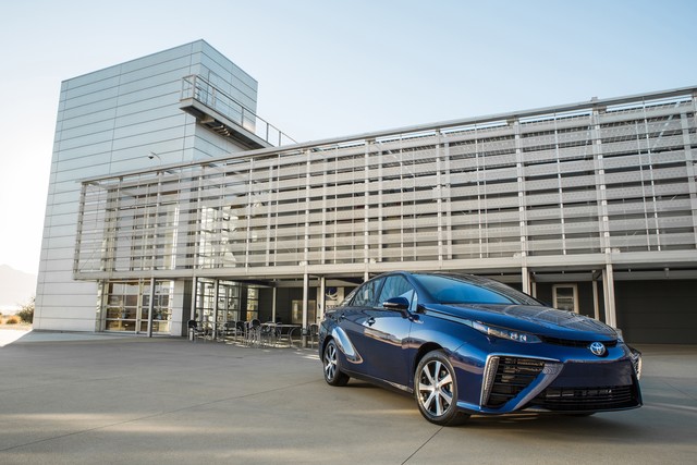 Toyota Mirai accessories 2016