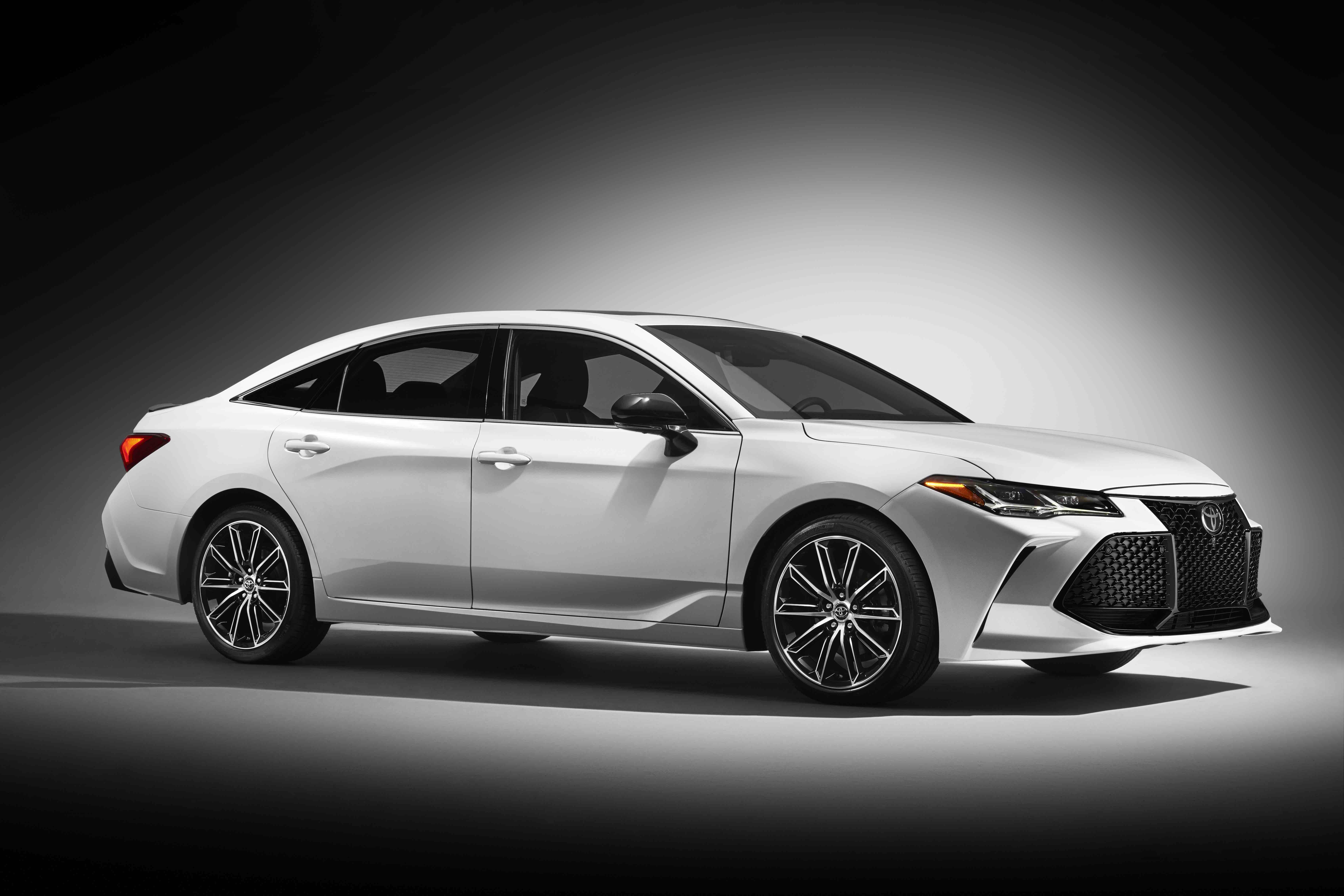 Toyota Avalon reviews restyling