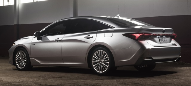 Toyota Avalon interior big