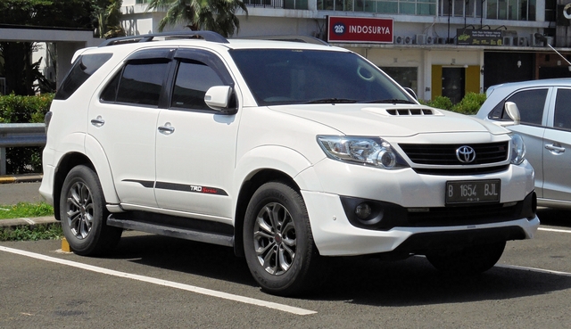 Toyota Fortuner accessories 2015