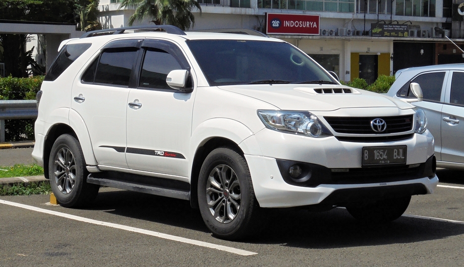 Toyota Fortuner Photos And Specs Photo Toyota Fortuner Mod Photo And