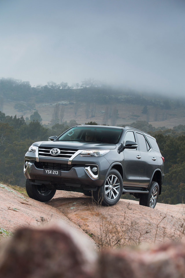 Toyota Fortuner accessories model