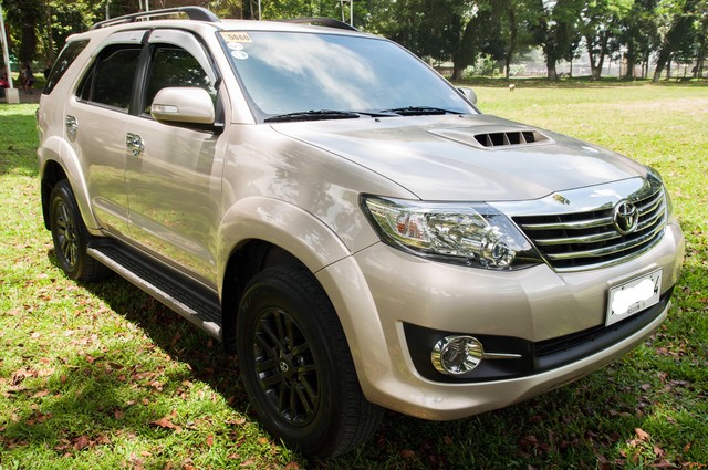 Toyota Fortuner Photos and Specs. Photo: Toyota Fortuner exterior photo ...