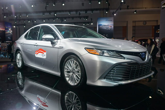 Toyota Avalon Hybrid reviews 2018