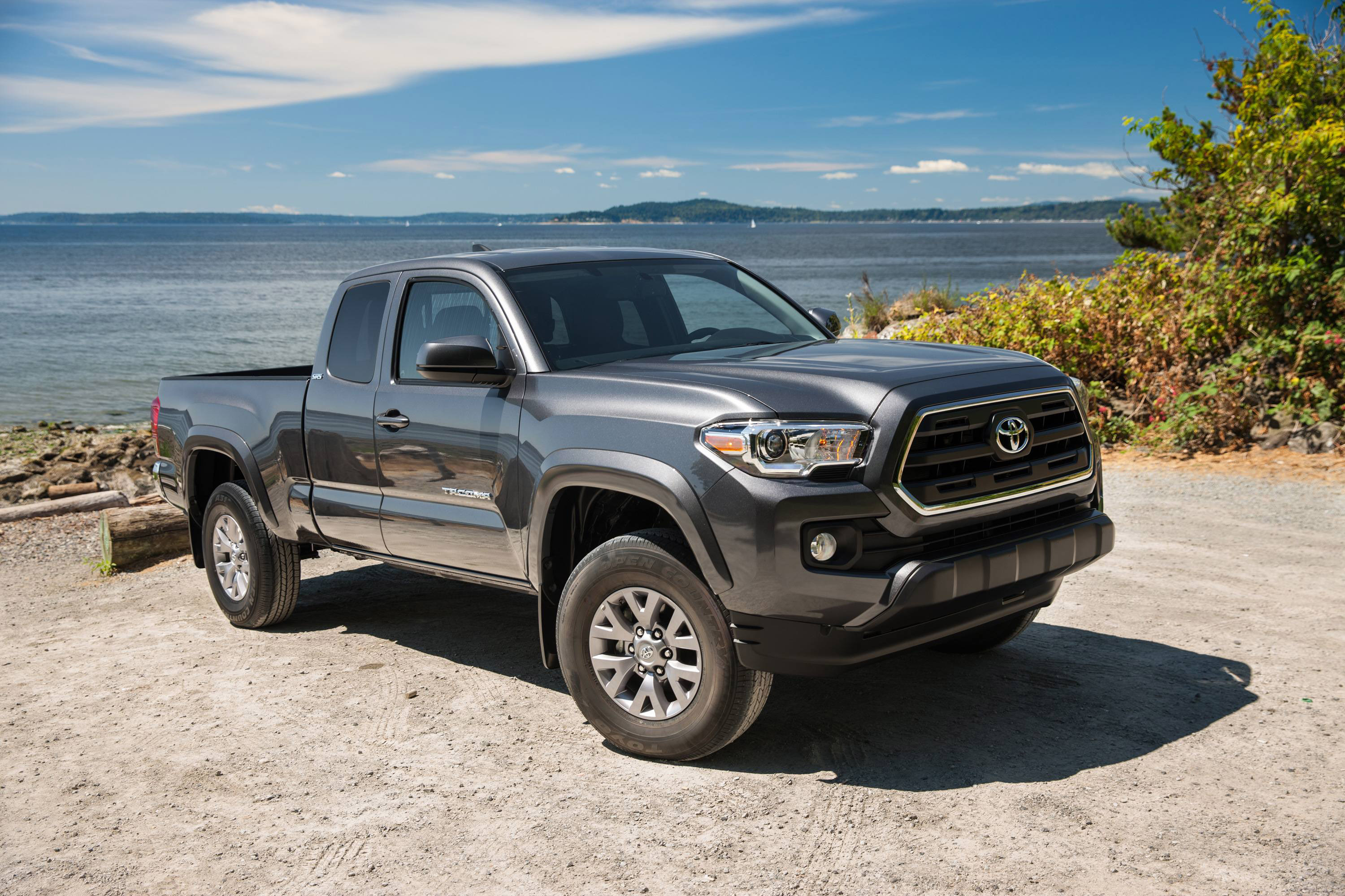 Toyota Tacoma Access Cab modern restyling