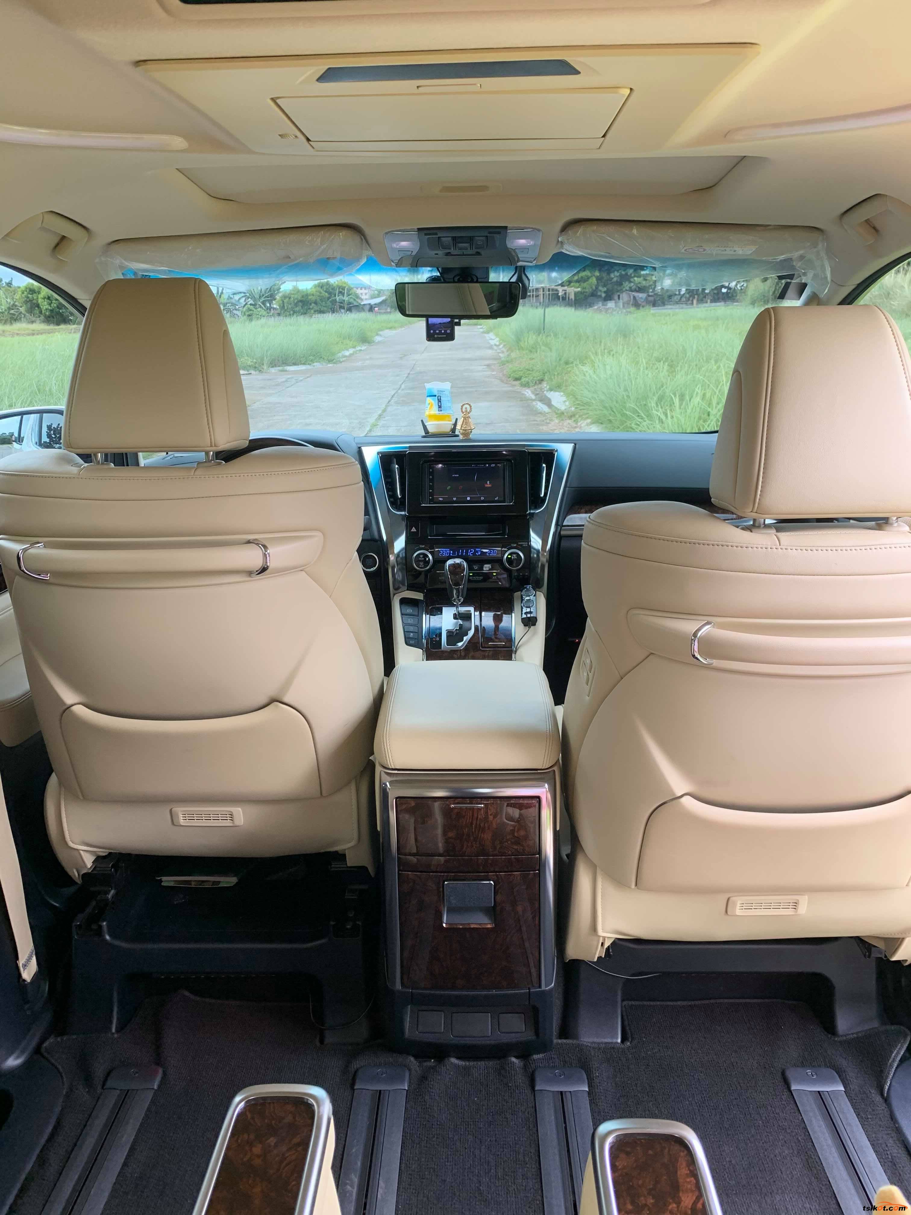Toyota Alphard interior restyling