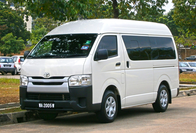 Toyota Hiace Photos and Specs. Photo: Toyota Hiace modern 2019 and 34 ...