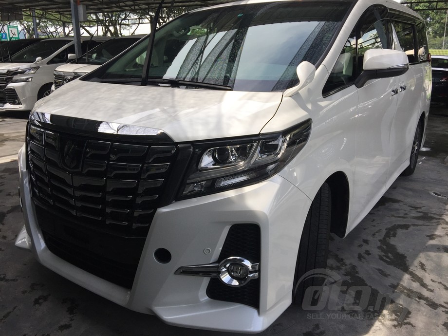 Toyota Alphard Photos and Specs. Photo: Toyota Alphard 4k big and 15 ...