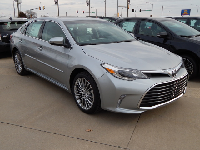 Toyota Avalon sedan model