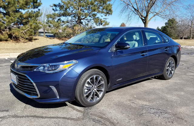 Toyota Avalon interior photo