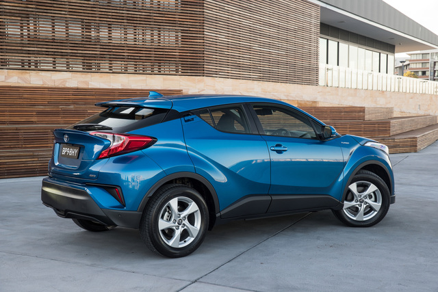 Toyota C-HR Hybrid modern restyling Toyota C-HR Hybrid hd specifications