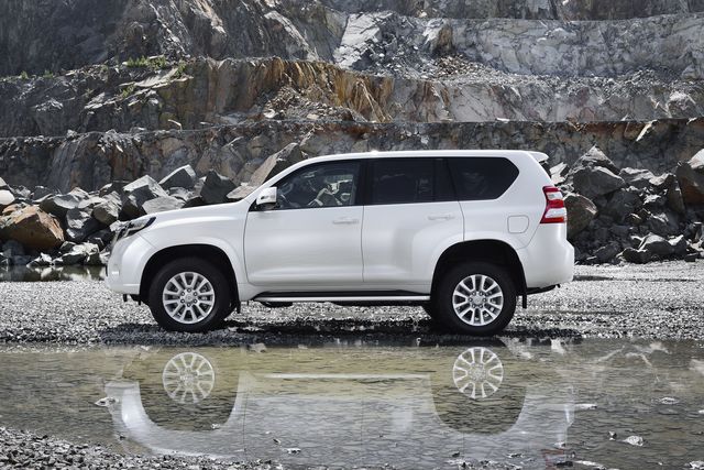 Toyota Land Cruiser Prado 150 3-door suv photo