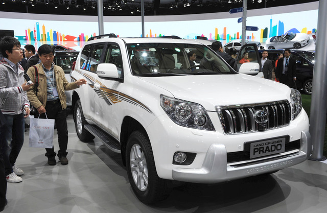 Toyota Land Cruiser Prado 150 3-door interior specifications