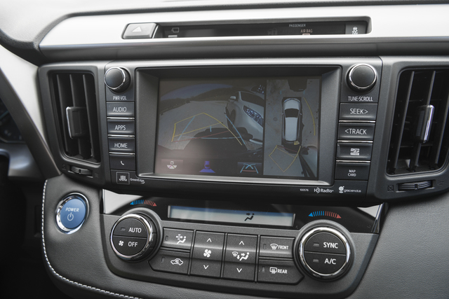 Toyota RAV4 Hybrid reviews photo