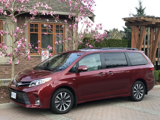 Toyota Sienna exterior big