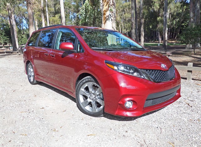 Toyota Sienna exterior 2015