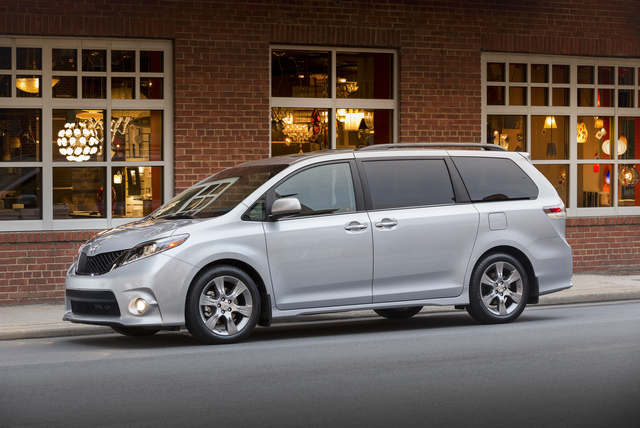 Toyota Sienna minivan 2015