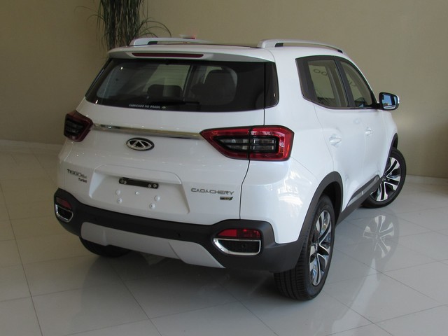 Chery Tiggo 4 Photos and Specs. Photo: Chery Tiggo 4 modern restyling ...