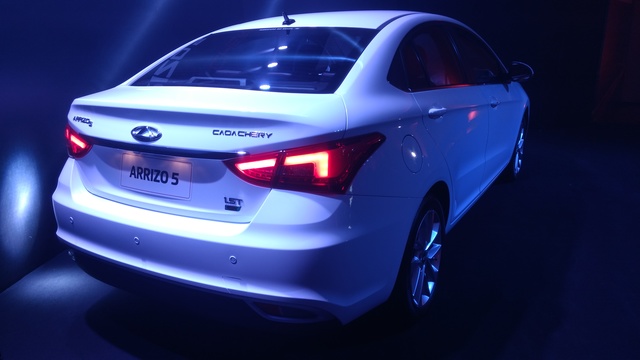 Chery Arrizo 5 reviews big