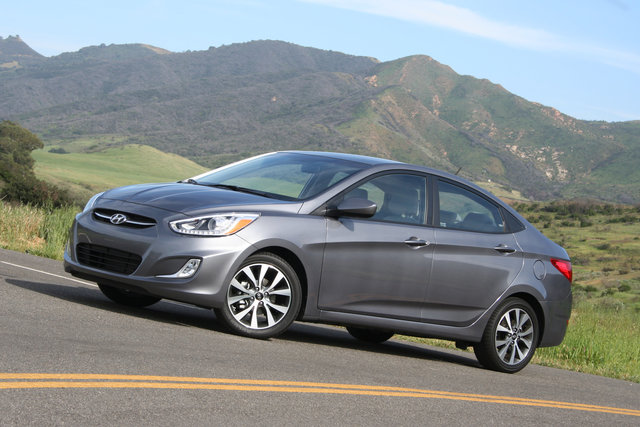 Hyundai Accent reviews 2017