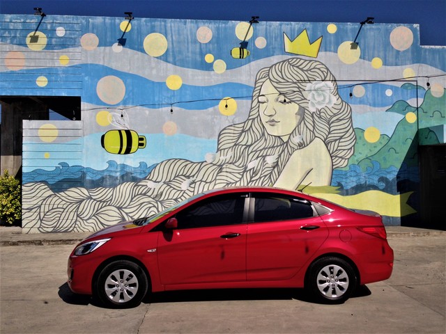 Hyundai Accent modern big