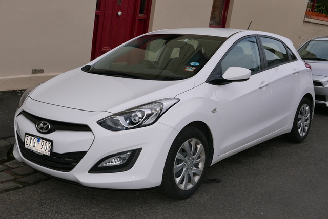 Hyundai i30 5-door interior 2016 Hyundai i30 5-door hatchback restyling