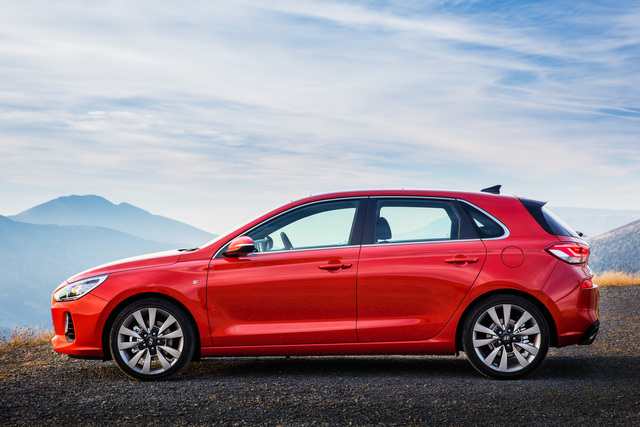 Hyundai i30 Fastback reviews big Hyundai i30 Fastback mod specifications