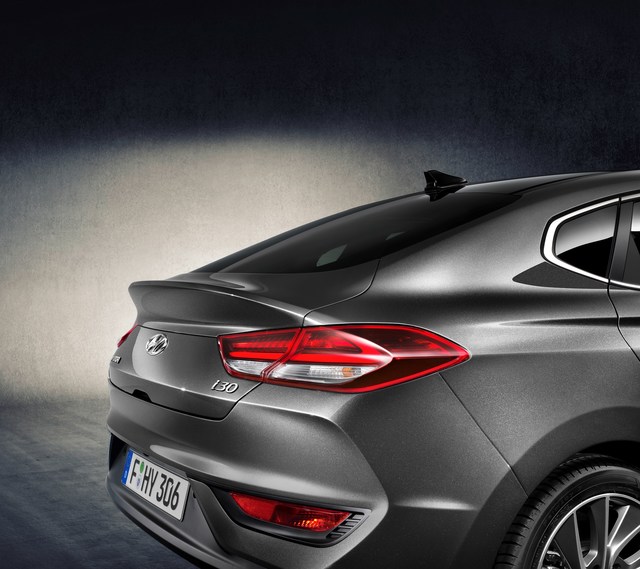 Hyundai i30 Fastback 4k restyling Hyundai i30 Fastback exterior specifications
