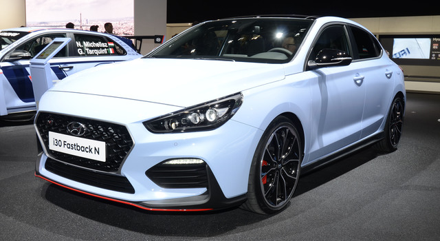 Hyundai i30 Fastback liftback 2017 Hyundai i30 Fastback reviews big