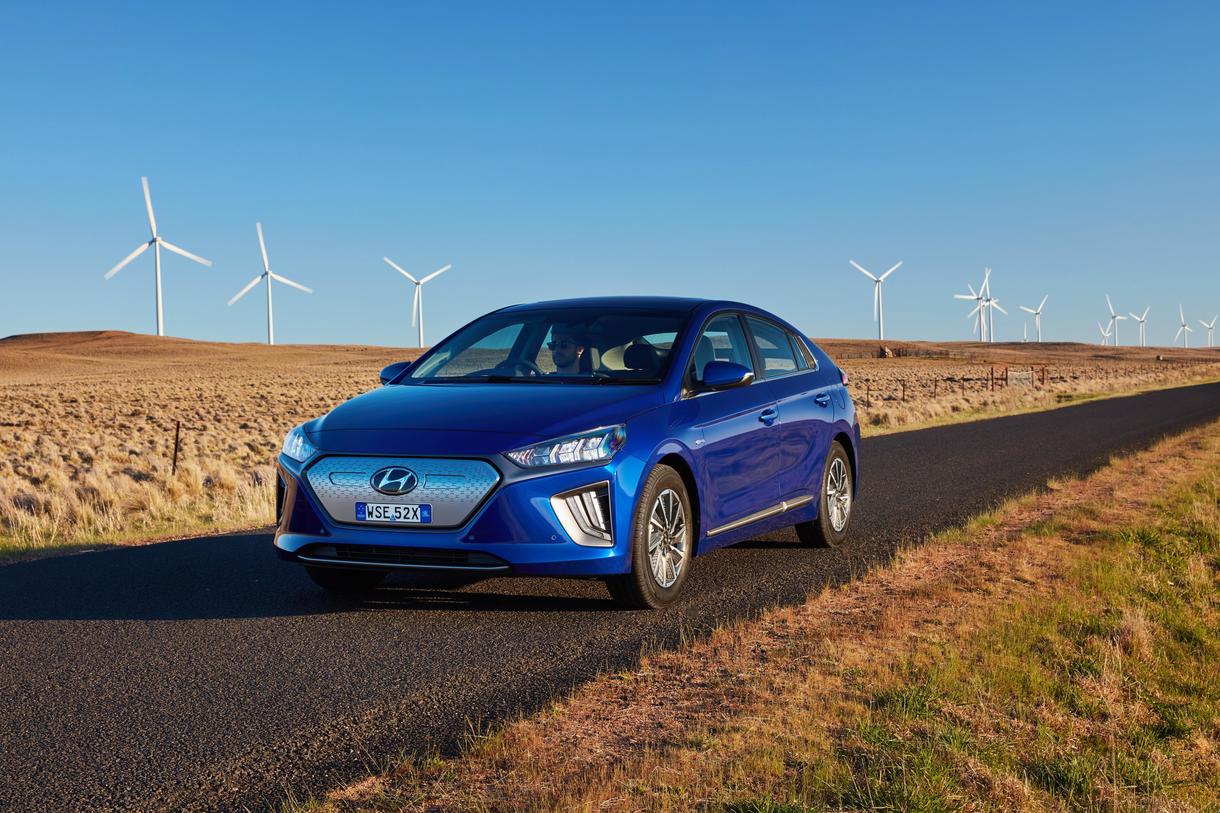 Hyundai Ioniq Electric Photos And Specs Photo Hyundai Ioniq Electric