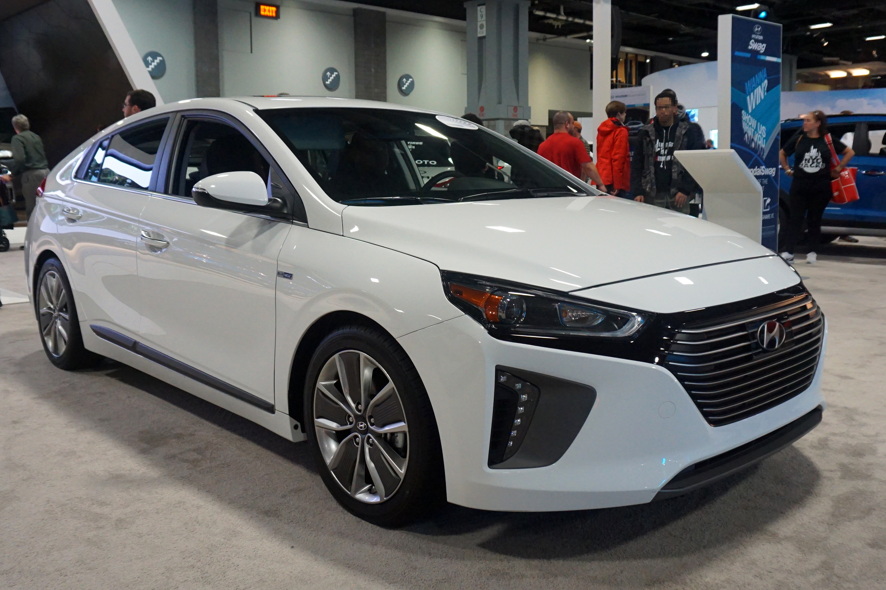 Hyundai IONIQ electric reviews 2016